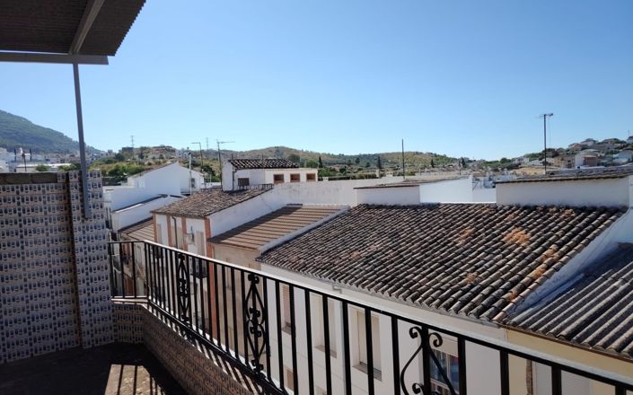 Image No.25-4 Bed House for sale