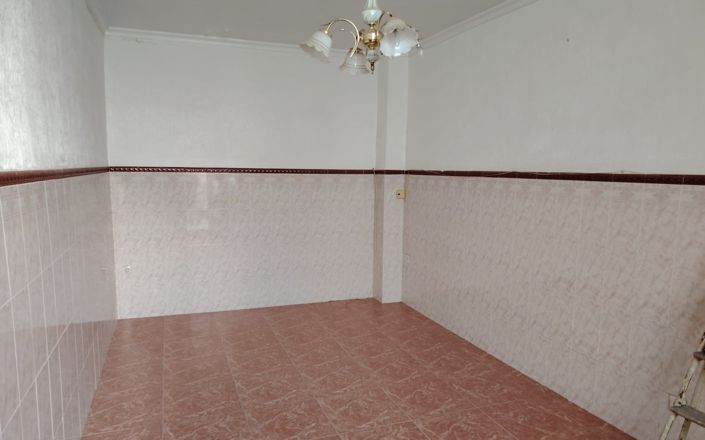 Image No.6-4 Bed House for sale