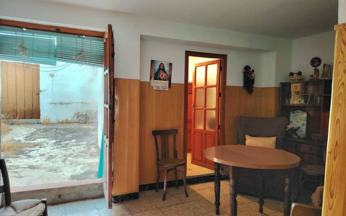 Image No.6-4 Bed House for sale