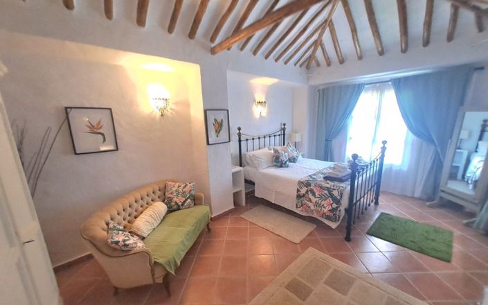 Image No.112-7 Bed House for sale