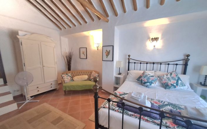 Image No.115-7 Bed House for sale