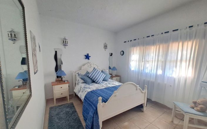 Image No.16-7 Bed House for sale