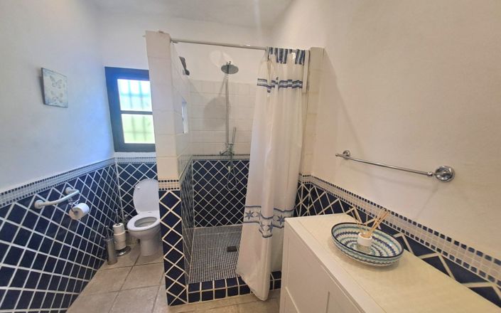 Image No.18-7 Bed House for sale