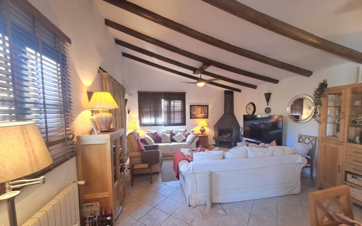 Image No.37-7 Bed House for sale