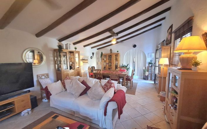 Image No.42-7 Bed House for sale