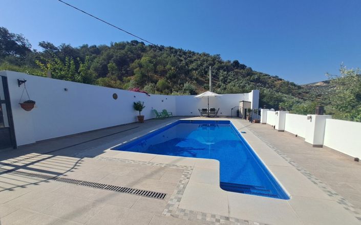 Image No.8-7 Bed House for sale