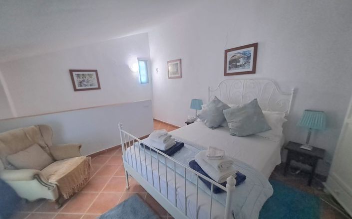 Image No.99-7 Bed House for sale