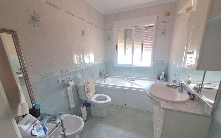 Image No.23-5 Bed House for sale