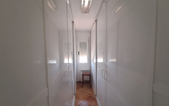 Image No.28-5 Bed House for sale