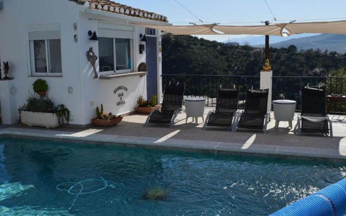 Image No.12-6 Bed House for sale