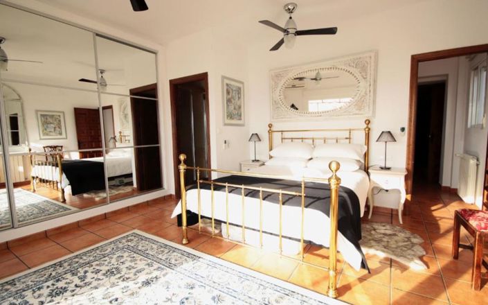 Image No.26-6 Bed House for sale