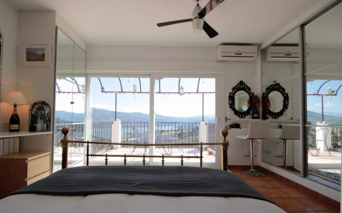 Image No.28-6 Bed House for sale