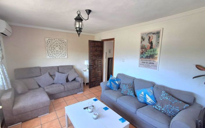 Image No.42-6 Bed House for sale