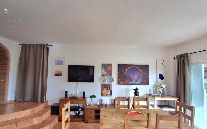 Image No.44-6 Bed House for sale