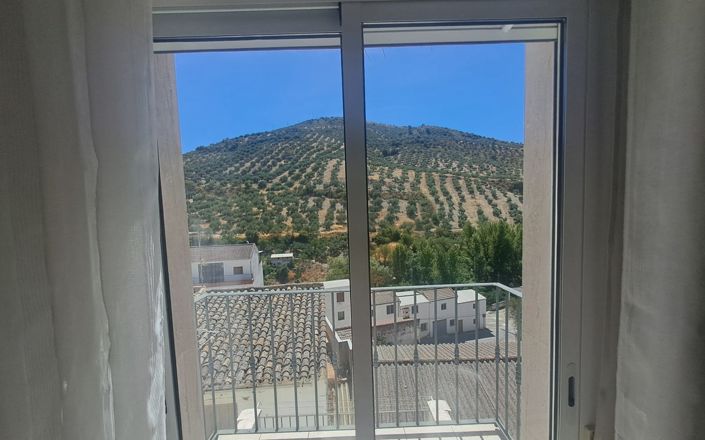 Image No.16-4 Bed House for sale