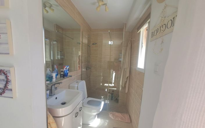 Image No.17-4 Bed House for sale