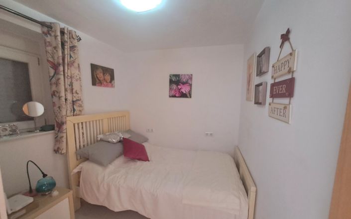 Image No.3-4 Bed House for sale