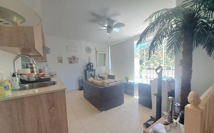 Image No.9-4 Bed House for sale