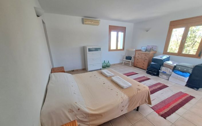 Image No.11-6 Bed House for sale