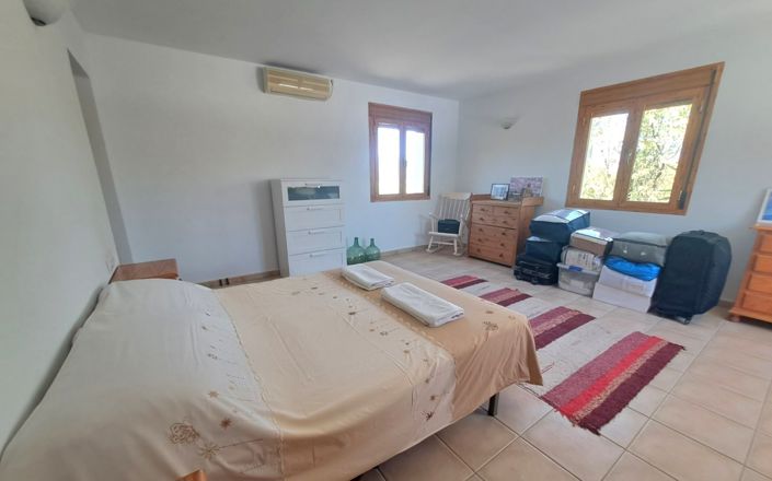 Image No.12-6 Bed House for sale