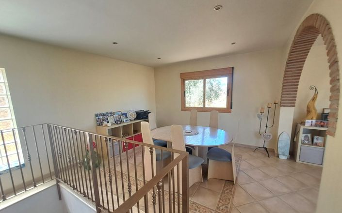 Image No.18-6 Bed House for sale