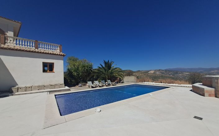 Image No.2-6 Bed House for sale