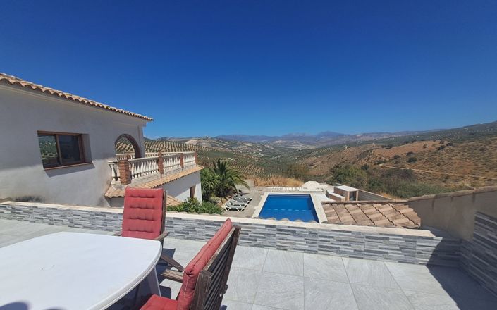 Image No.24-6 Bed House for sale