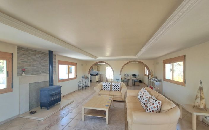 Image No.32-6 Bed House for sale