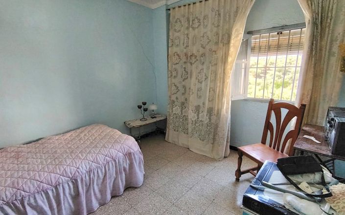 Image No.21-6 Bed House for sale