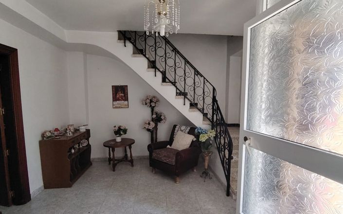 Image No.3-6 Bed House for sale