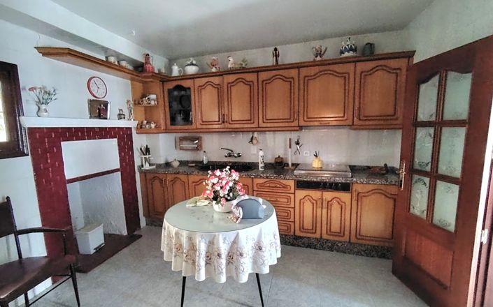 Image No.7-6 Bed House for sale