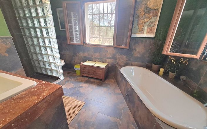 Image No.46-7 Bed House for sale