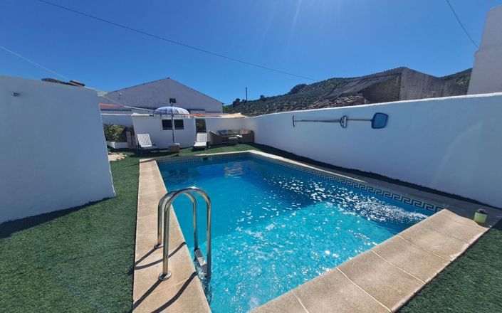 Image No.12-7 Bed House for sale