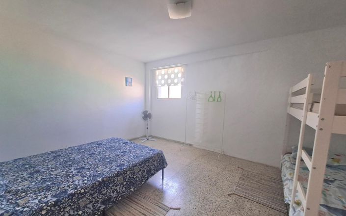 Image No.20-7 Bed House for sale