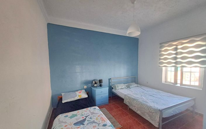 Image No.24-7 Bed House for sale