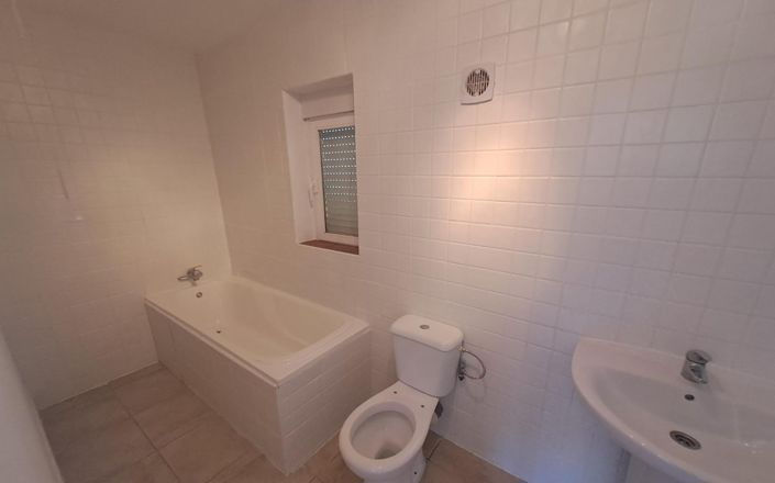 Image No.39-7 Bed House for sale