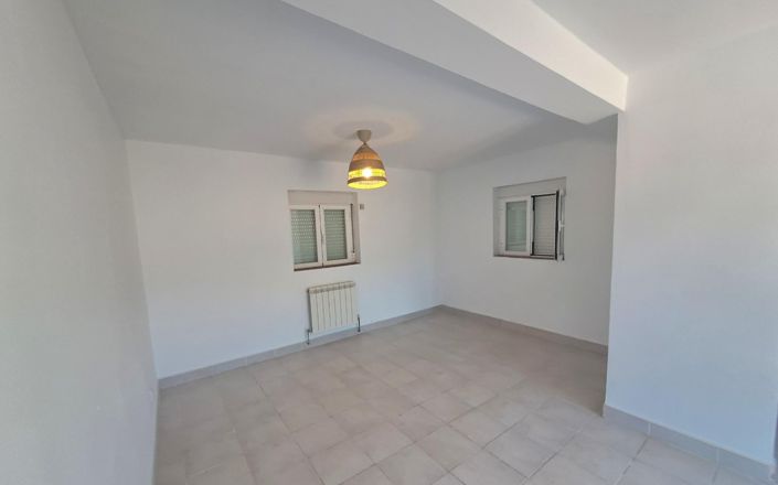 Image No.40-7 Bed House for sale