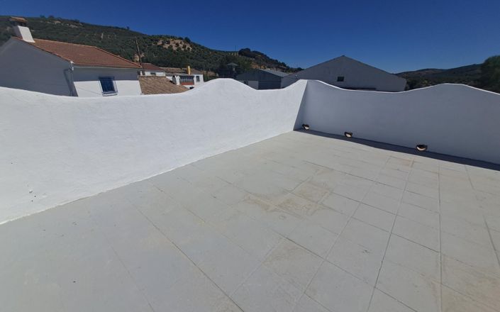 Image No.48-7 Bed House for sale