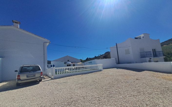 Image No.5-7 Bed House for sale