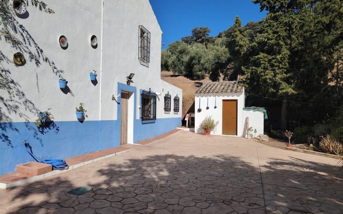 Image No.2-5 Bed House for sale