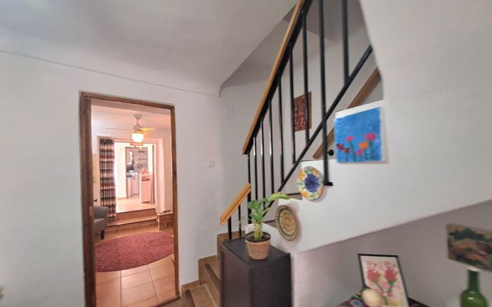 Image No.8-3 Bed House for sale