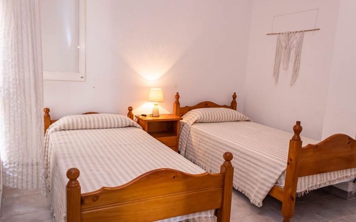 Image No.25-4 Bed House for sale