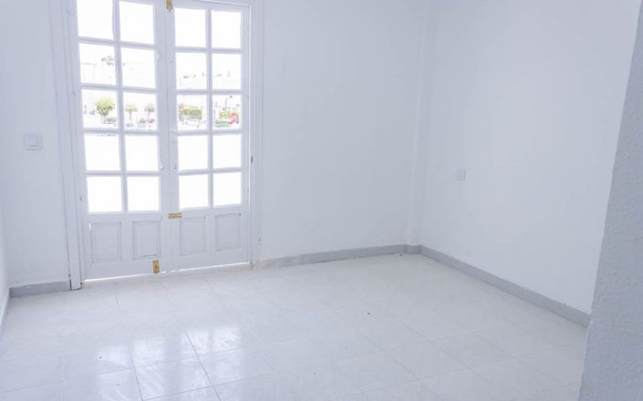 Image No.28-2 Bed House for sale