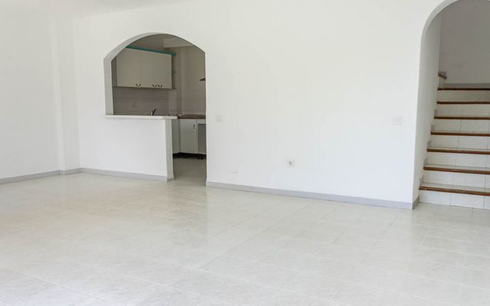 Image No.9-2 Bed House for sale