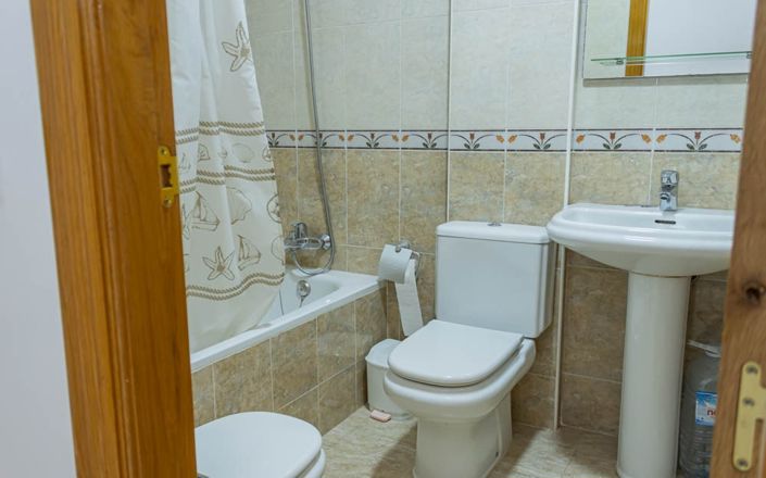 Image No.14-3 Bed House for sale