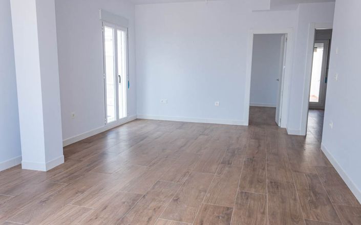 Image No.10-3 Bed House for sale