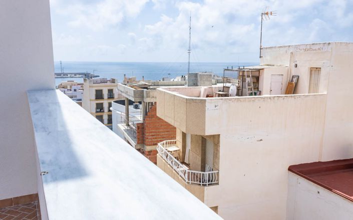 Image No.15-3 Bed House for sale