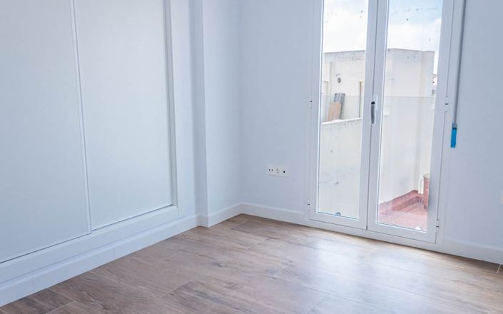 Image No.26-3 Bed House for sale