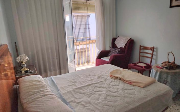 Image No.14-2 Bed House for sale