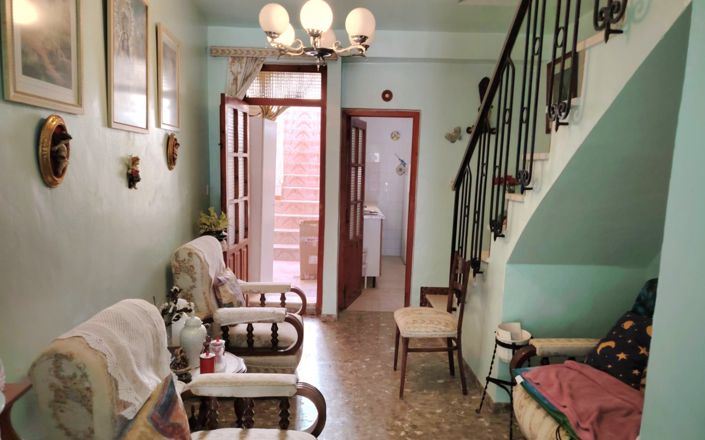 Image No.4-2 Bed House for sale